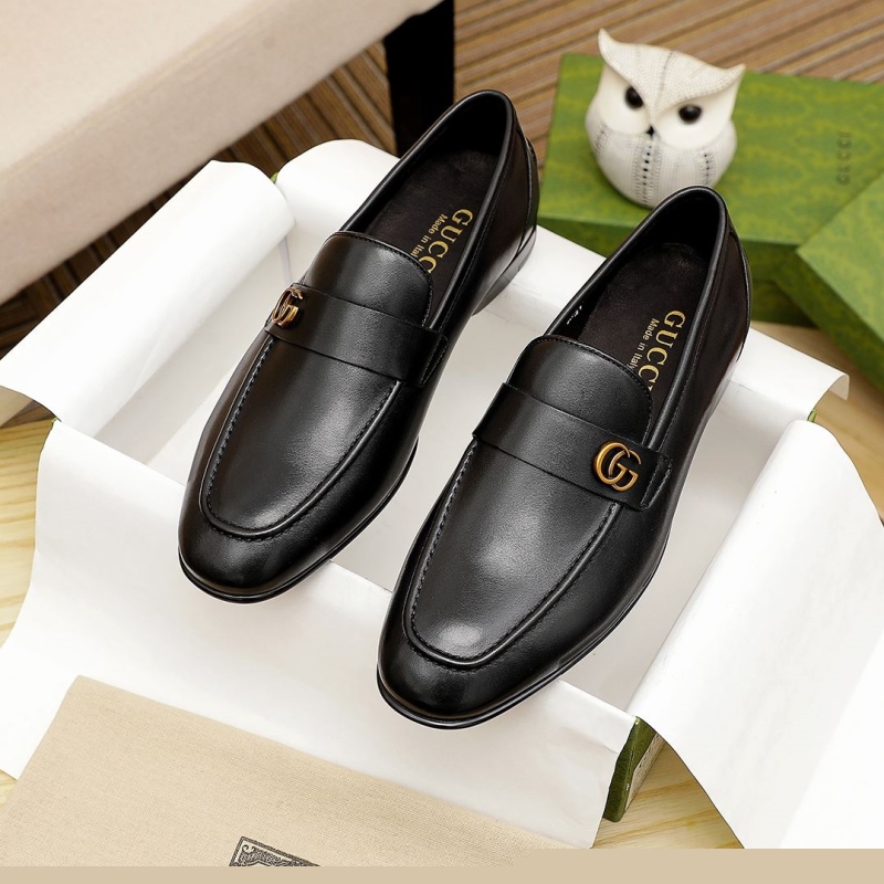 G*u*i leather shoes